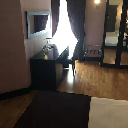 Mh Design 3* Nápoles